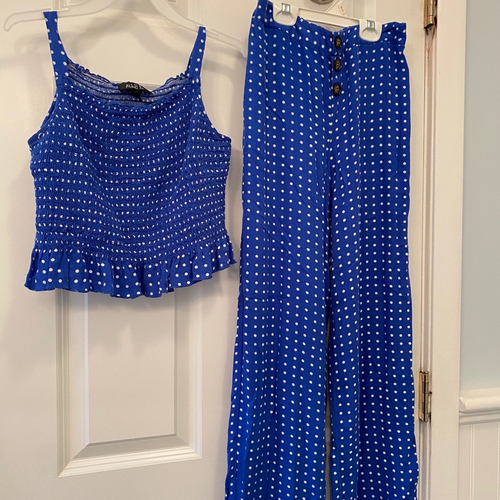 Ally B Outfit, Sz L VGUC Royal blue w Polka Dots